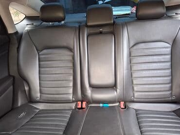 qubada ucuz avtomabiller: Ağ rəngdə Ford Fusion sedanı. Bu avtomobilin salonda rahat — 8