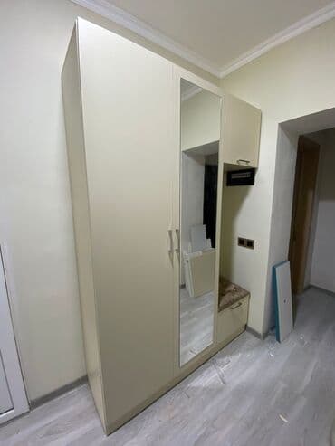 стильная прихожая мебель: Распашной, 3 двери Прямой шкаф, Шкаф в прихожей — 1