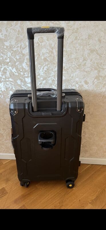 🧳 Чемодан S ✔️ Подходит для ручной клади ✈️ ✔️ Вместимость: примерно