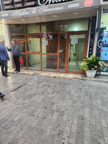 xacmaz obyekt: Neftçilər metrosuna yaxın yerləşən ümumi sahəsi 80 kv,m olan, obyekt — 1