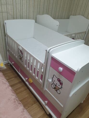 Qız üçün, Dördbucaq, Beşik, Matras ilə, Yellənmə mexanizm ilə