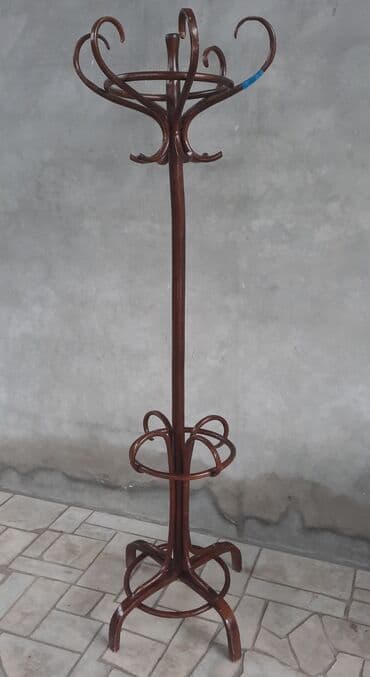 стоячая вешалка для одежды: Qədimi taxta asılqan 6 gözlü, üstdəki 2 asılqanı sınıqdır 2m — 4