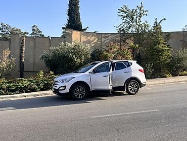keys sat: Hyundai Santa Fe, ağ rəng, 4WD krossover/SUV. Xüsusiyyətlər: - Tam — 9