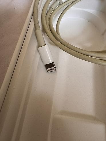 Kabel Apple, İşıqlandırma — 2