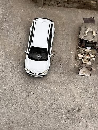 Nəqliyyat: Renault Mégane II Grandtour (universal), ağ rəngli. Qiymede endirim — 6