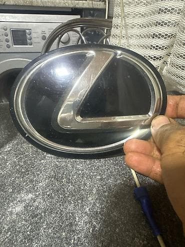Lexus ön radiator barmaqlığı üçün emblem/2012 - Marka: Lexus (ön