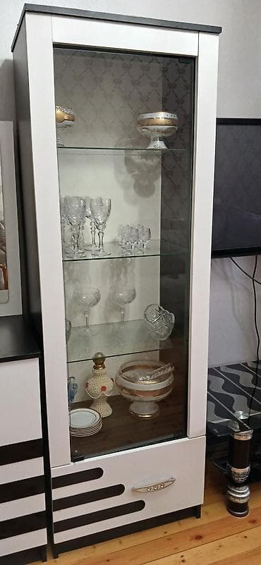 kunc divan satilir: Qara-ağ rəngdə qonaq otağı üçün bufet-vitrin dəsti - Komplekt: böyük — 4
