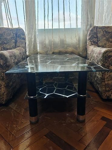 Jurnal masası, Açılmayan, Şüşə, Dördbucaq masa