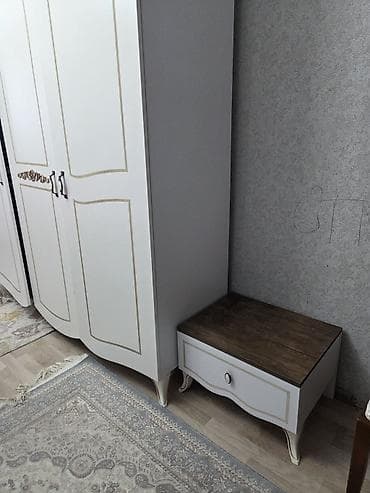 deri xalca: İkinəfərlik çarpayı, Dolab — 6