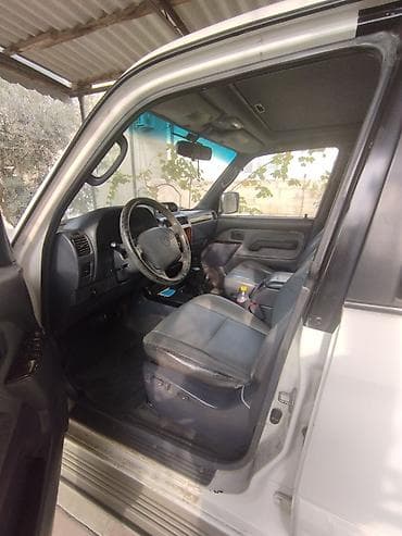 diski teker type 1: Toyota Land Cruiser Prado VX – ağ rəngli, kuzovda ehtiyat təkər qapağı — 5