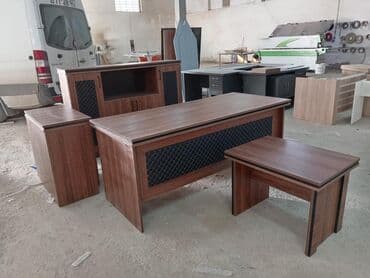 Restoran mebeli: Ofis mebel dəsti Tərkib: - Direktor/menecer masası: geniş iş səthi — 1