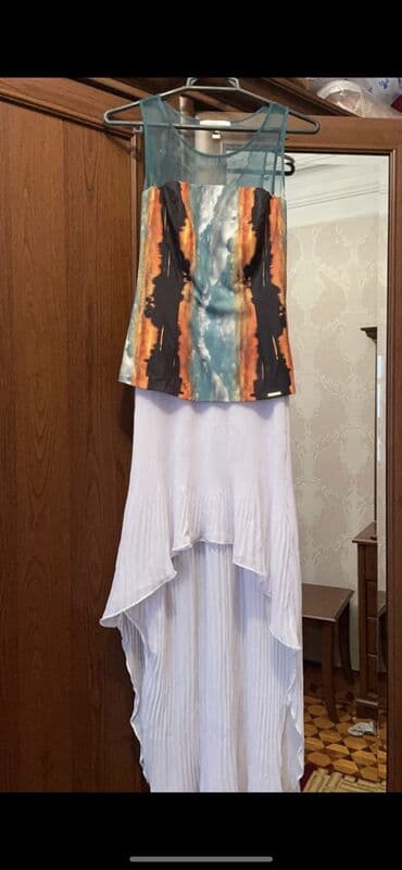 Waggon qabagı qısa arxası uzun platya 1 defe geyınılıb 30 azn satıram lalafo.az -da Waggon qabagı qısa arxası uzun platya 1 defe geyınılıb 30 azn satıram