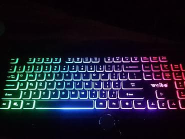 RGB işıqlı kompüter klaviaturası WhatsApp ım işlemir zehmet olmasa ya
