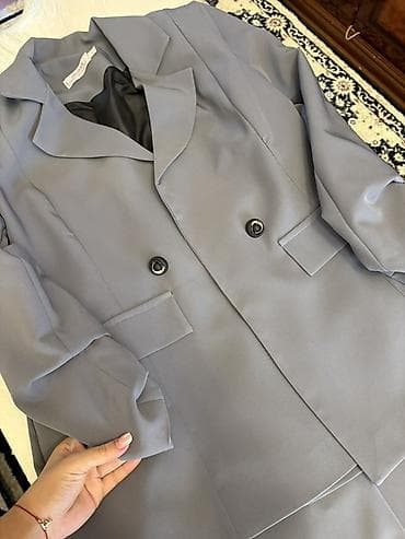 Cinslər: Qadınlar üçün iki hissəli kostyum dəsti - Rəng: Açıq boz - Komplekt — 2