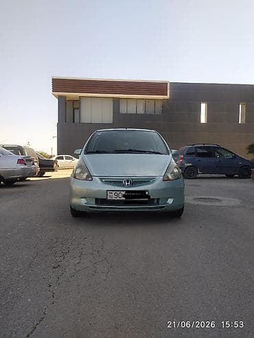 prius qapi: Honda Jazz: 1.4 l | 2004 il Hetçbek — 5