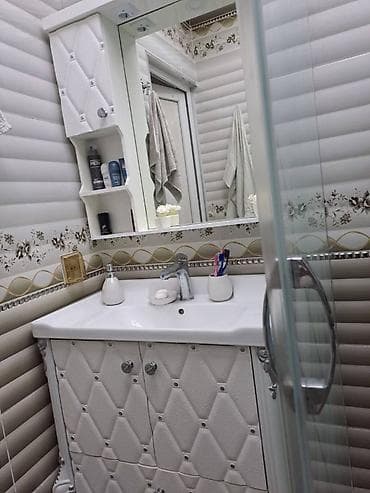 qubada evler kiraye: Bakı, 3-cü mikrorayon, 3 otaqlı, Köhnə tikili, m. Memar Əcəmi, 58 kv. m — 4