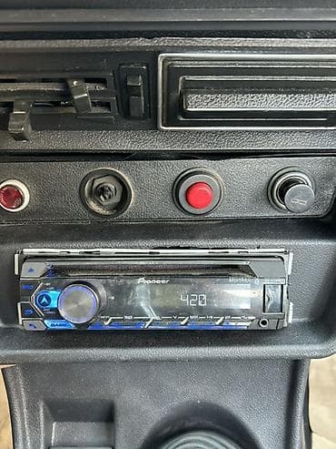 maqintafon kaset: Avtomobil üçün səs sistemi komplekti Machete basovkası 300RMS Machete — 7