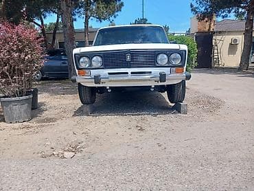 3 tekerlekli motor: VAZ 2106, ağ sedan Xüsusiyyətlər: - Kuzov: sedan, ağ rəng - Klassik — 1