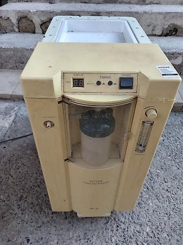 Oksigen konsentratoru - Model: Ön paneldə “Oxygen Concentrator” qeyd — 1