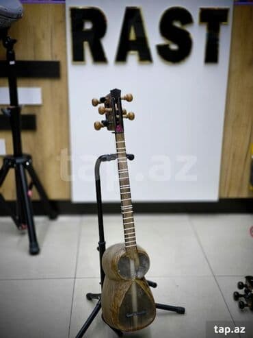 tar qabı: Çox gözəl səsə malik orta ölçüdə tar Səslənməsinə söz ola bilməz tam — 1