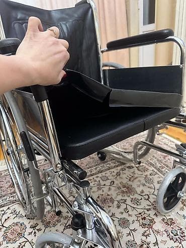 Tibbi geyim: Tualet funksiyalı əlil arabası - Material: xromlanmış möhkəm metal — 2