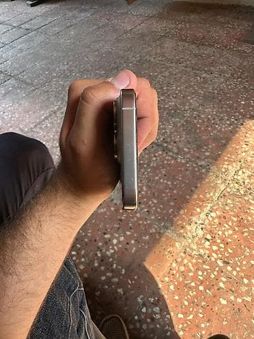 note 30 pro: IPhone 16 Pro, 256 GB, Natural Titanium — 5
