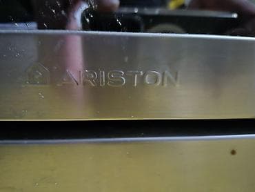 Mikrodalğalı soba Hotpoint-Ariston, Quraşdırılan, Mikrodalğalar ilə, rəng - Gümüşü