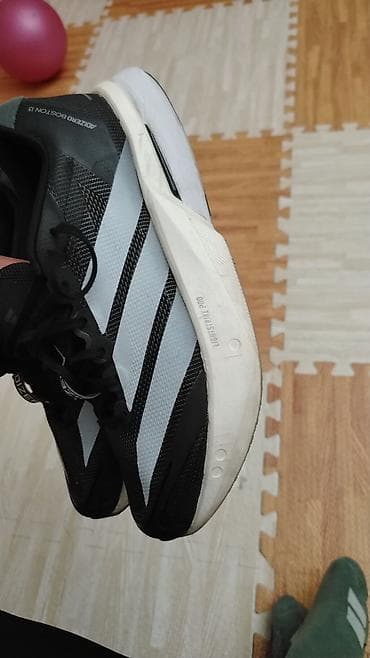 klassik ayaqqabi: Adidas Adizero Boston 13 qaçış ayaqqabısı Orijinaldır. 5- 6 dəfə — 2