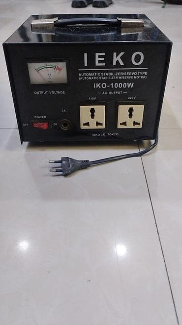paneli: IEKO IKO-1000W avtomatik gərginlik stabilizatoru (servo tip) — 1
