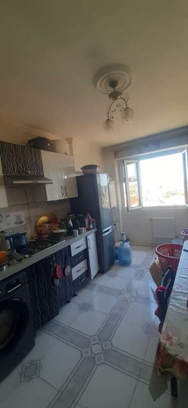 abseron gencler seherciyi evler: Bakı, Bakıxanov qəs., 3 otaqlı, Köhnə tikili, m. Neftçilər, 80 kv. m — 14