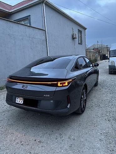 kia rio icare: Changan Qiyuan A05: 1.5 l | 2025 il 13400 km Sedan — 4