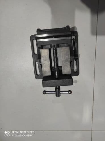 Məngənə Məngənə 180 dərəcə istədiyiniz dərəcədə saxlayıb iş görə