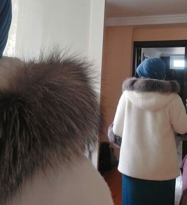 çimərlik geyimi: Natural kürk, kantı natural ilan dərisi — 3