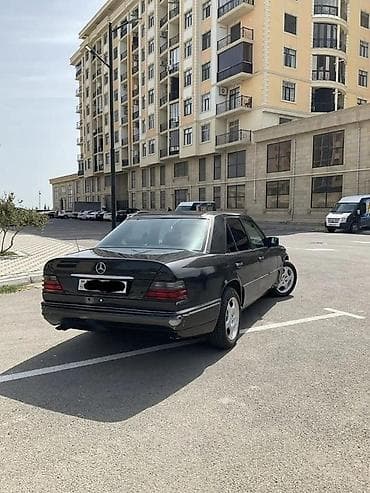 mercedes 124: Mercedes-Benz W124: 2.2 l | 1994 il Sedan — 5