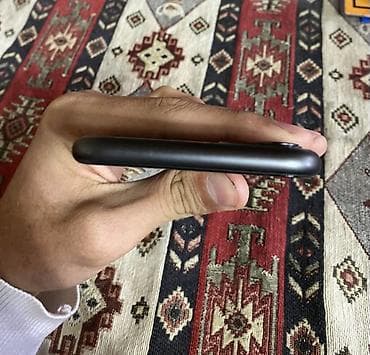 ayfon saat seria 9: IPhone 11, 128 GB, Qara, Face ID — 8