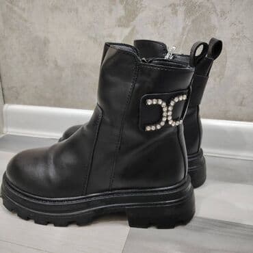 botlar: Ölçü: 36, rəng - Qara, İşlənmiş — 4