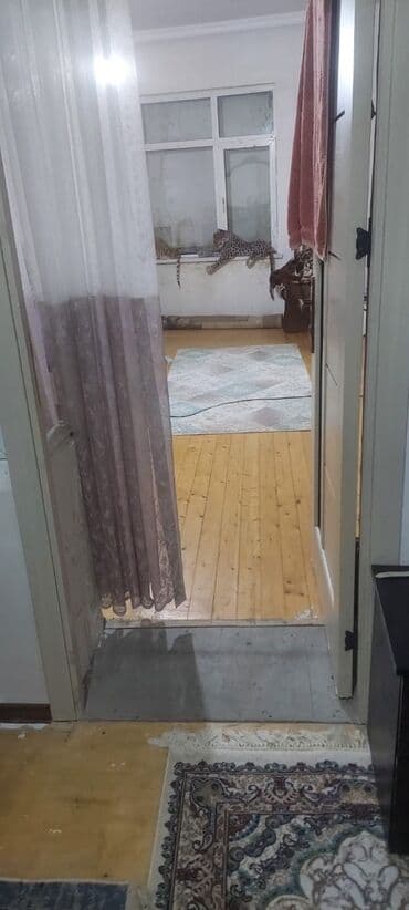 neftçilər ev: 8-ci kilometr 4 otaqlı, 100 kv. m, Kredit var, Orta təmir — 13