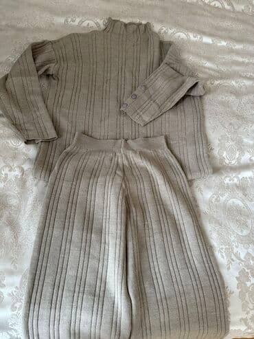 женские трикотажные спортивные костюмы: Qadın geyim dəsti – 3 məhsul 1) Boz sweatshirt - Marka: Nike (sinədə — 2