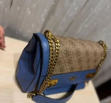 seleme pul verilir 2021: Çiyin çantası, Guess — 1