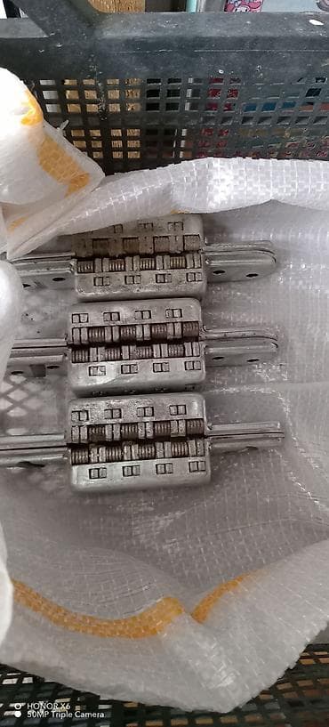 qapi petlesi: Gizli qapı menteşələri və qapı mexanizmləri dəsti Məhsul tərkibi: - — 1