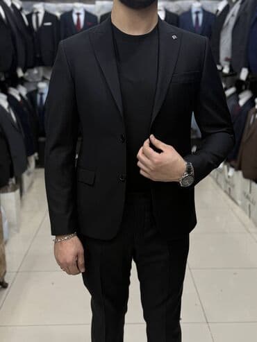 kisi kostyum modelleri: Kişi üçün klassik qara kostyum dəsti - Üslub: slim-fit kəsim, modern — 2