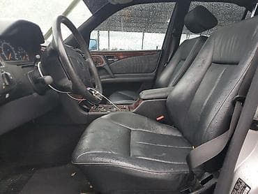 malibu arxa stop: Mercedes-Benz E-Class: 2 l | 1997 il Sedan — 6