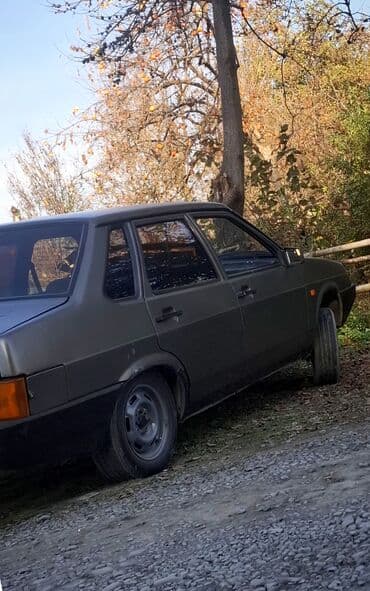 yük maşını satılır: VAZ 21099 sedan - Kuzov: 4 qapılı, düz xətli klassik sedan dizaynı - — 8