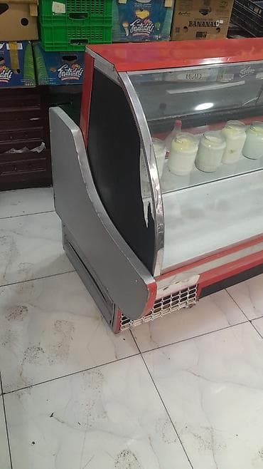 Soyuducu vitrin 540 Azn satılır. Ölçüsü 2m. Tam işləkdir.Endirim — 2