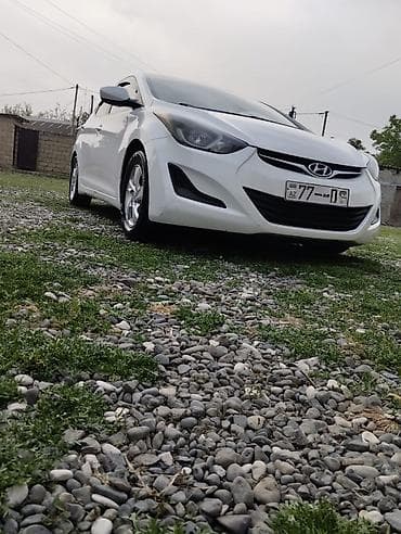 mercedes g class: Hyundai Elantra: 1.8 l | 2014 il Sedan — 5