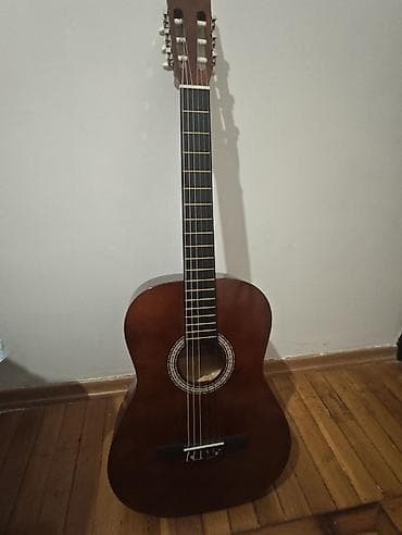 Akkordeonlar: Klassik gitara - Korpus: tamölçülü klassik korpus, tünd qəhvəyi — 1