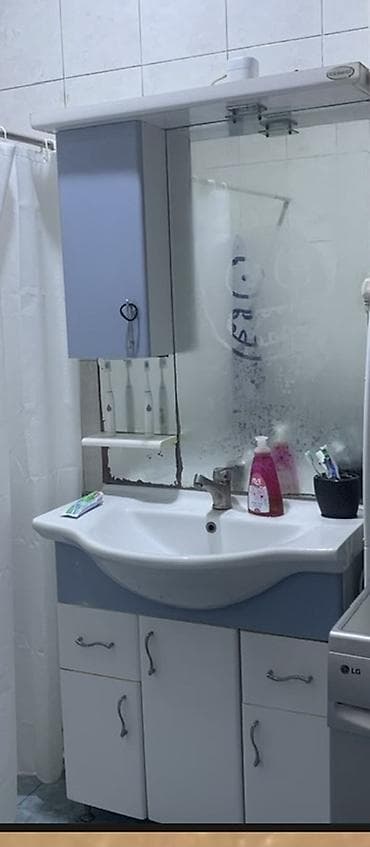 Hamam üçün lavabo və dolab dəsti - Üst hissə: güzgülü asma dolab