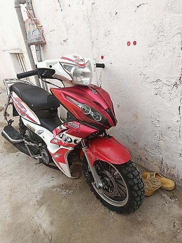 moto 150cc: Skuter – benzinlə işləyən, avtomatik transmissiyalı Xüsusiyyətlər: - — 2