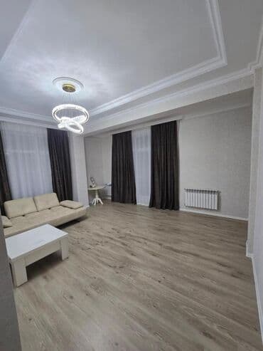 купить квартиру в баку в ипотеку: Mənzil, Mərkəzi olan Sülh prospektində yerləşir. Yaxınlıqda market — 2