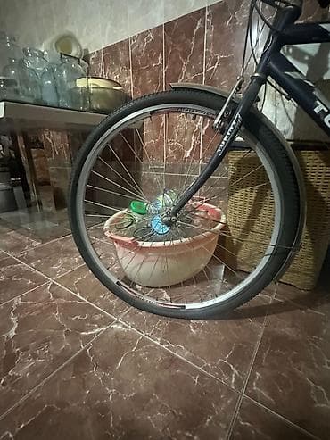 İdman və istirahət: Şəhər/trek tipli velosiped – Turist model Texniki xüsusiyyətlər: - — 7